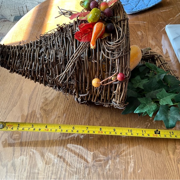 Vintage Cornucopia Wicker Basket Fall Decor Thanksgiving - Picture 5 of 7